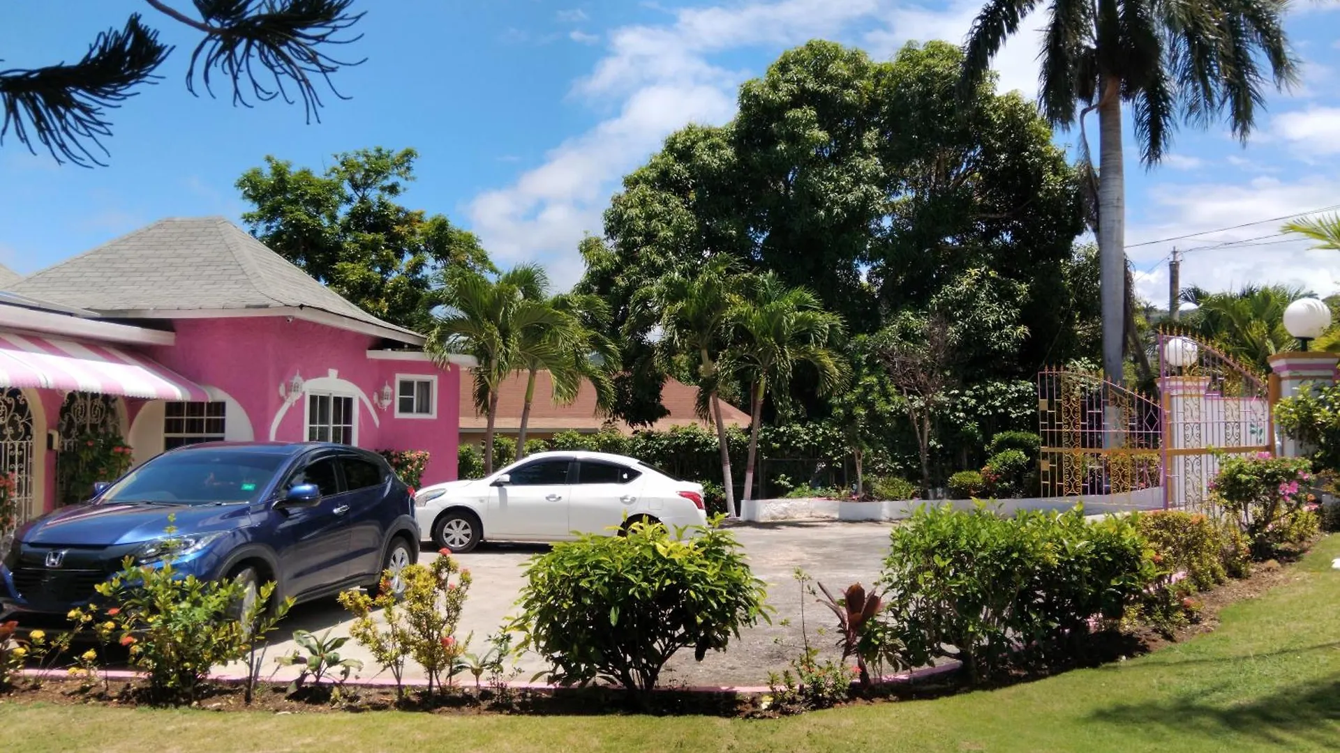 237 Bratton Avenue Hotel Montego Bay Jamaica