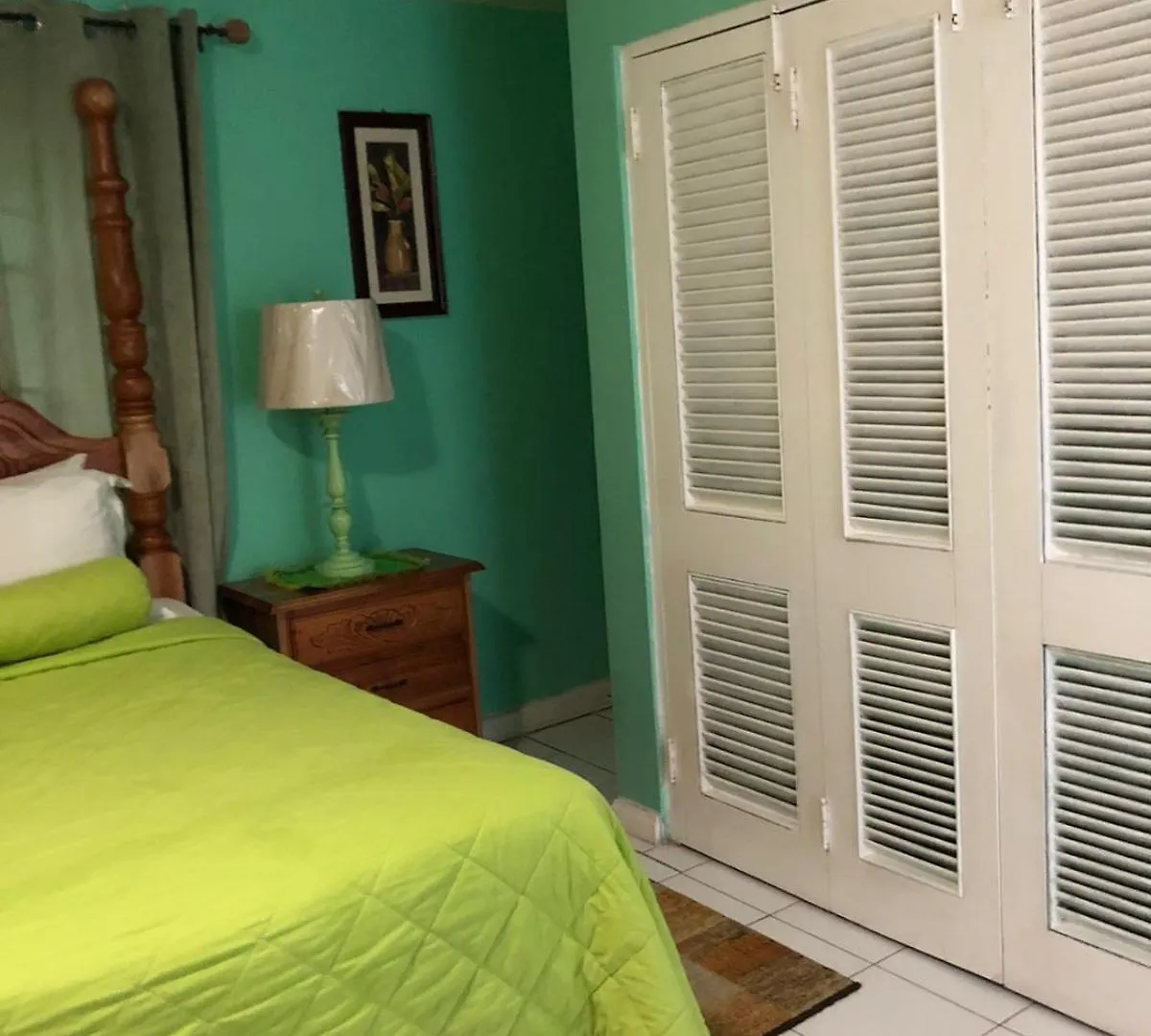 Guest house 237 Bratton Avenue Hotel Montego Bay
