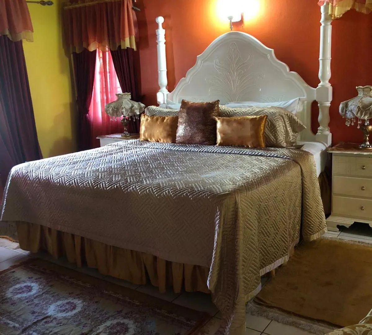 237 Bratton Avenue Hotel Montego Bay Guest house