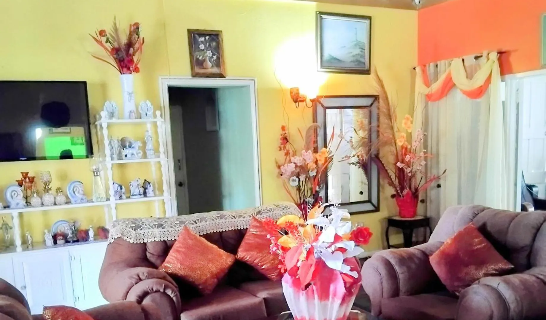 237 Bratton Avenue Hotel Montego Bay Guest house